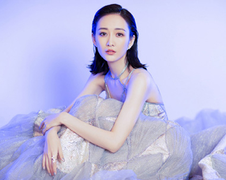 仙女下凡！王鸥一袭高腰露背纱裙 