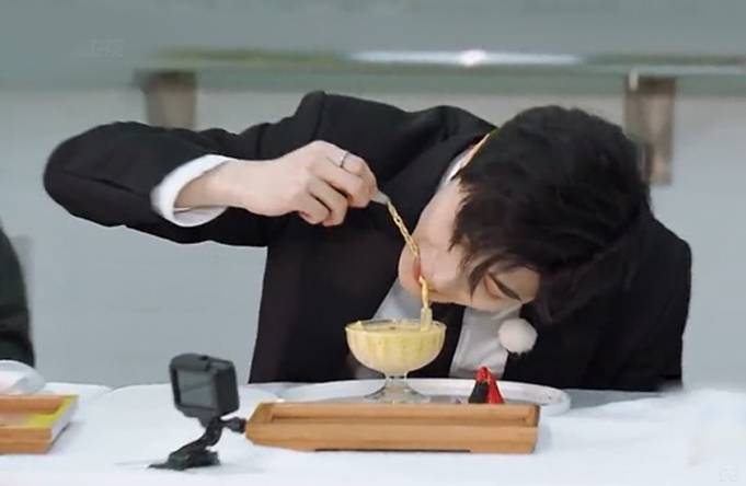 沙溢让蔡徐坤嗦喽链条