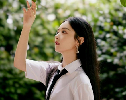 赵丽颖学院风造型曝光