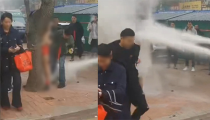 新郎遭婚闹衣裤被扒绑在树上