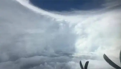 “飓风猎人”飞入“梅丽莎”