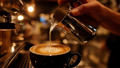 女子称点外卖咖啡喝出异物