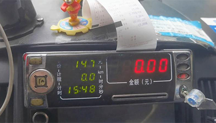 网约车司机改装计价器