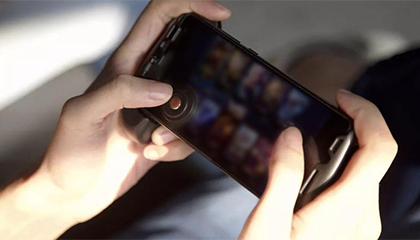 杭州11岁女孩哭着反锁房门