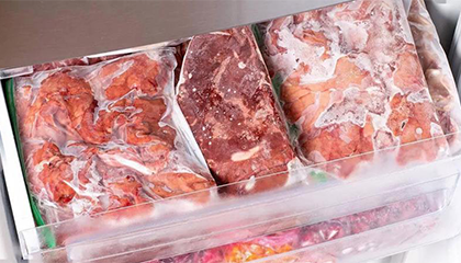 55岁女子吃冰箱冷冻肉