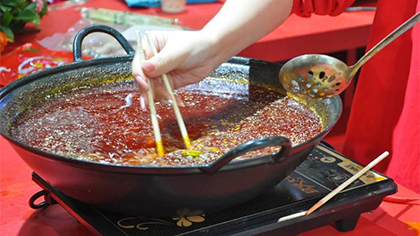 嫌未婚妻吃得多挑轻活