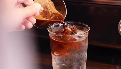 女子夜夜双腿如万虫爬行