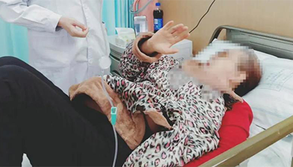 老人空腹吃4枚柿饼