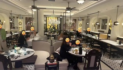 一网红餐厅直播顾客用餐