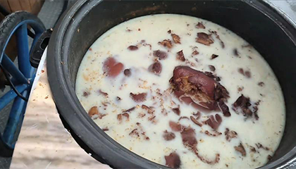 西安一景区肉夹馍摊贩