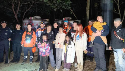 亲子徒步秒变“荒野求生”