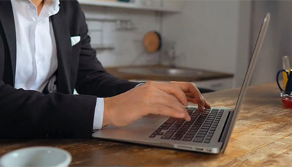 男子找工作时被女HR骚扰