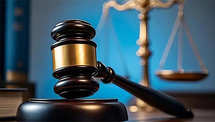 车内藏毒驾车冲卡逃逸