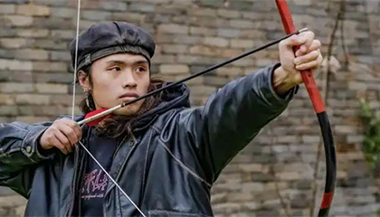 大学毕业回村做传统弓