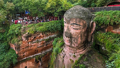 乐山大佛实际是大禹雕像