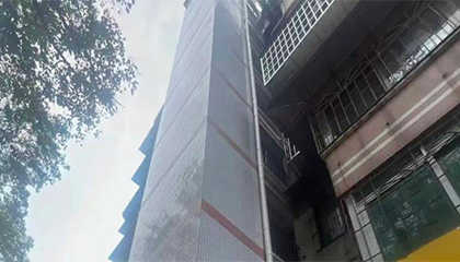 男子反对加装电梯后反悔