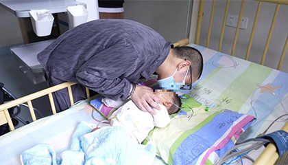 浙江省监狱民警千里护送