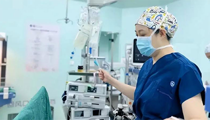 卧床35年女子诞下健康宝宝