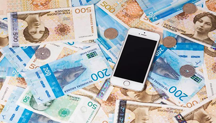 15岁孙女为打赏男主播