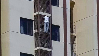 89岁独居老人被困家中