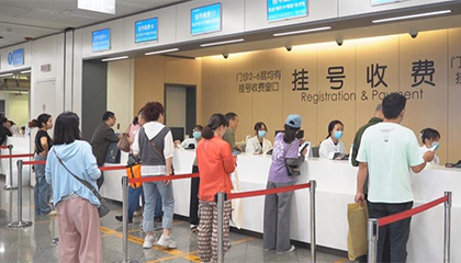 男子为看病自学代码